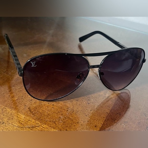 Louis Vuitton Aviator sunglasses black - Picture 2 of 4
